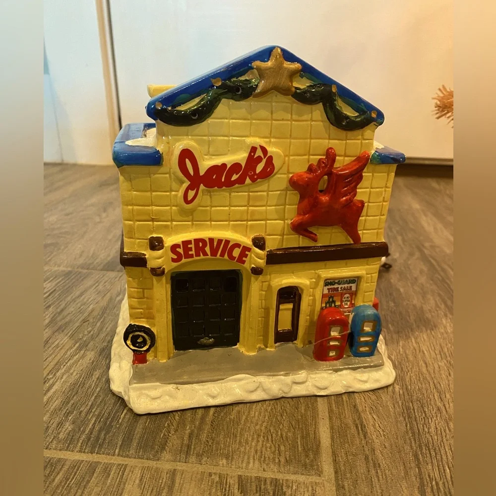 Christmas Valley Mainstreet Collection Village Jacks Service Station 1992 🎄